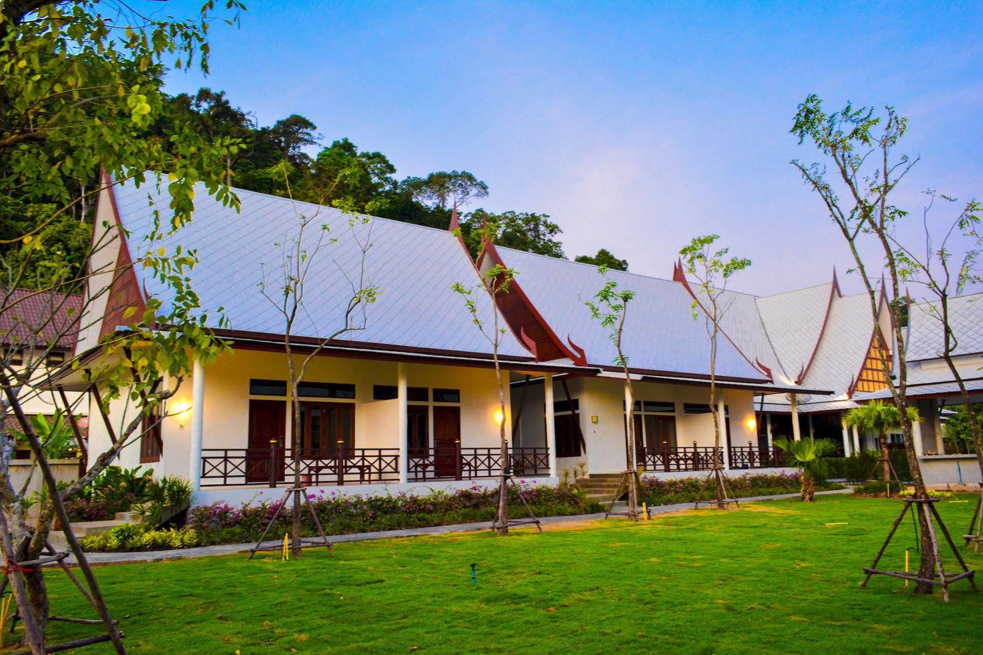 Bhu Tarn Koh Chang Resort & Spa Exterior foto