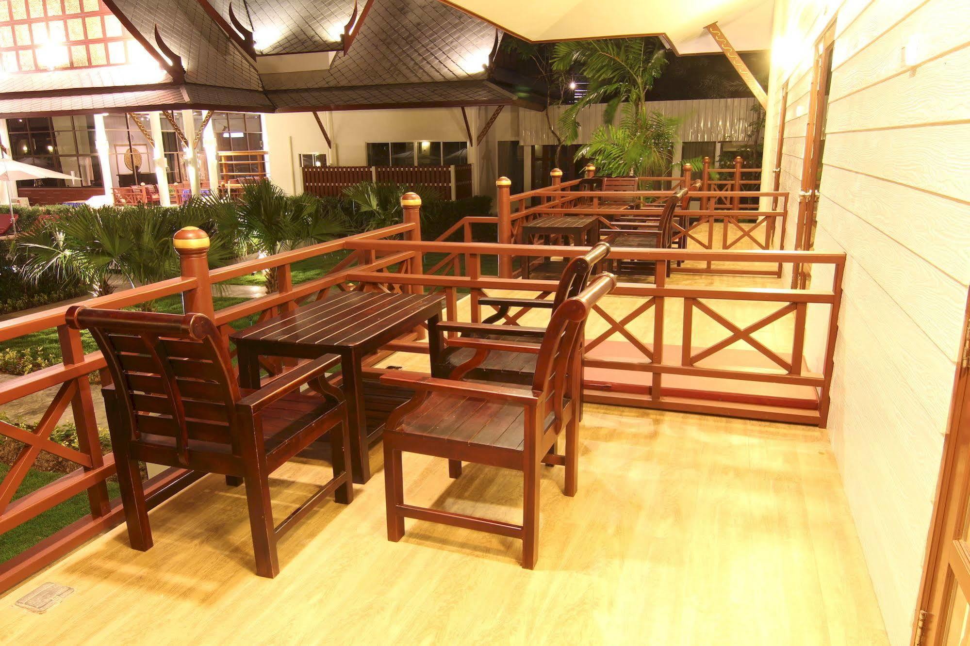 Bhu Tarn Koh Chang Resort & Spa Exterior foto