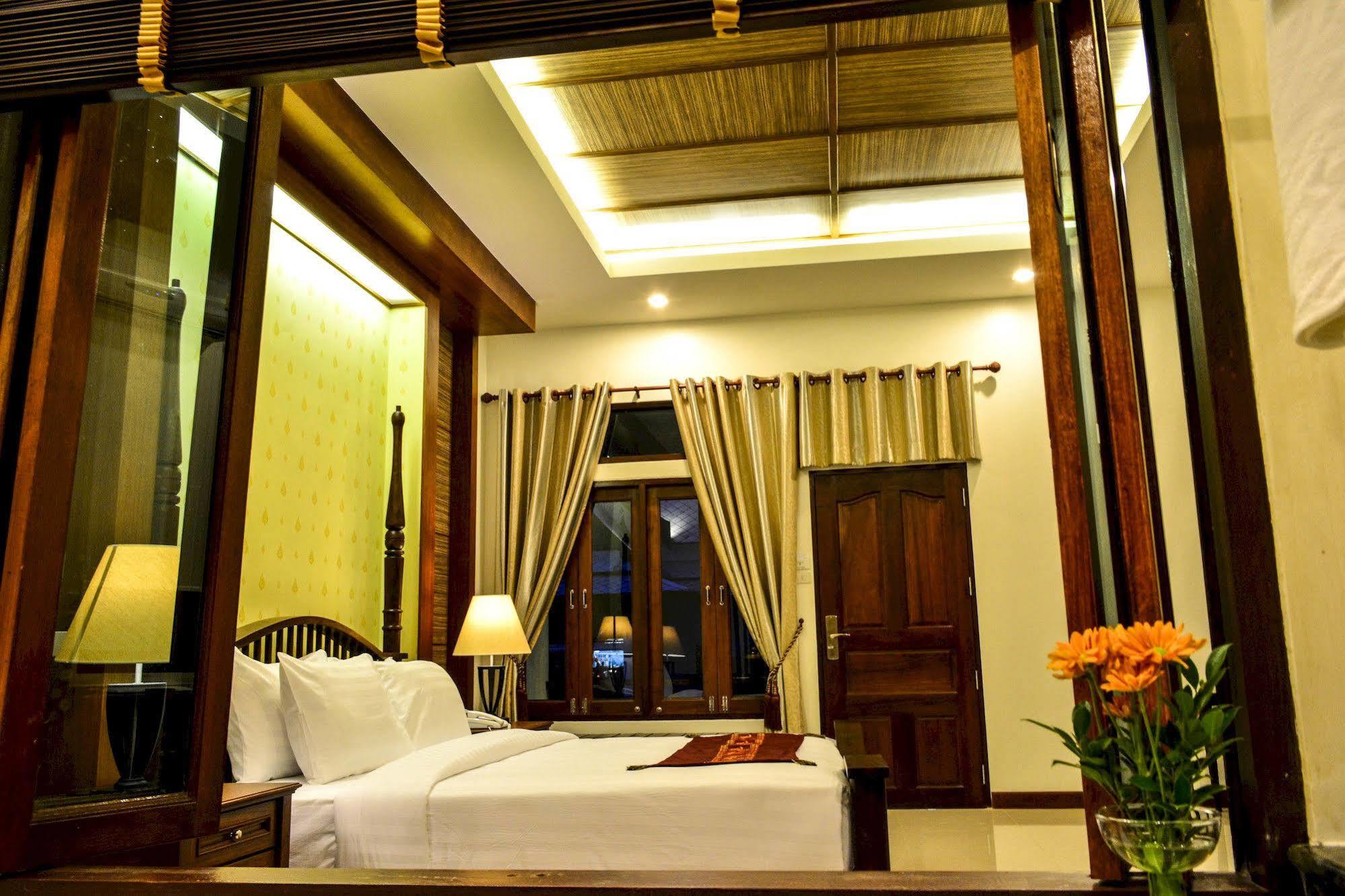 Bhu Tarn Koh Chang Resort & Spa Exterior foto